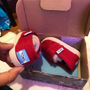 Authentic RARE Toms baby shoes 2C